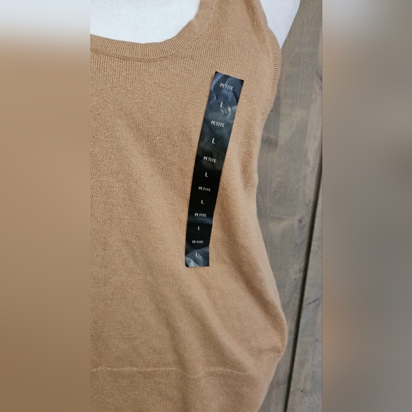 BANANA REPUBLIC Racerback Sweater Tank In light brown/tan. Size LP NWT - Picture 5 of 12